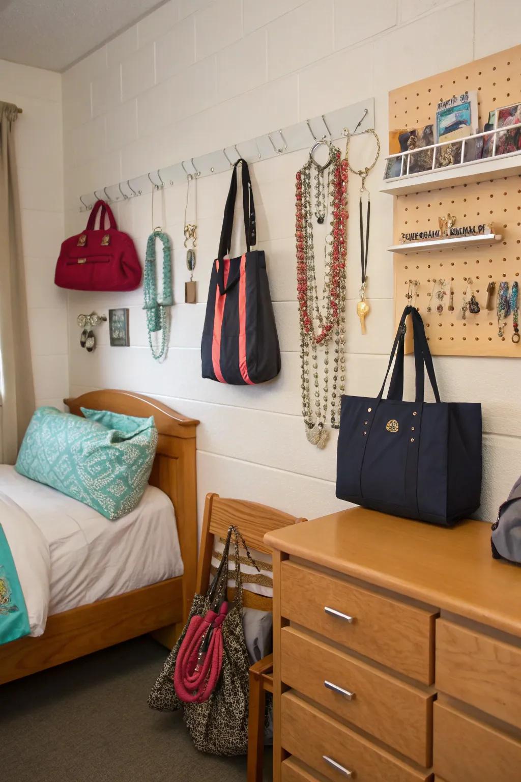 Provides additional hanging options.